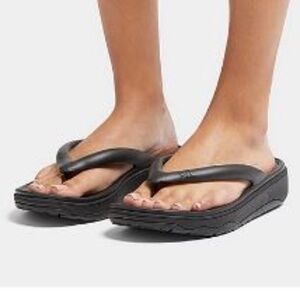 FitFlop Relieff Recovery Toe-Post Sandals